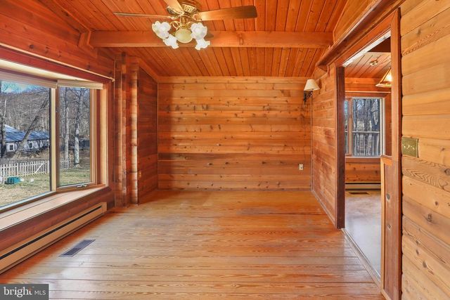 225 PINE GROVE RD, Bluemont, VA 20135