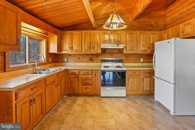 225 PINE GROVE RD, Bluemont, VA 20135