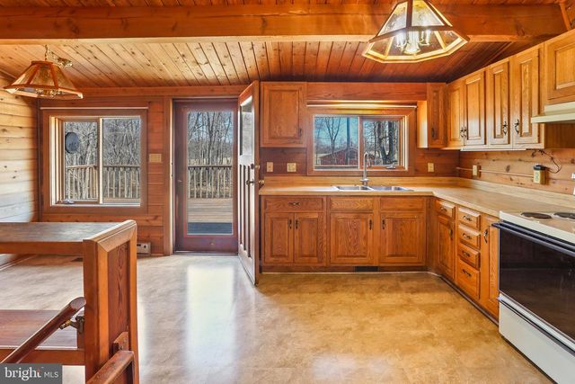 225 PINE GROVE RD, Bluemont, VA 20135