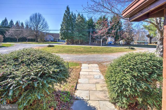 225 PINE GROVE RD, Bluemont, VA 20135