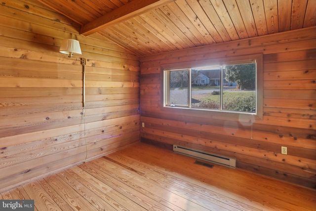 225 PINE GROVE RD, Bluemont, VA 20135