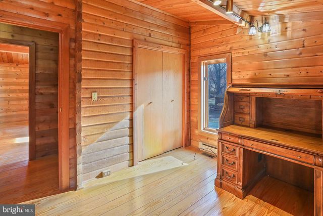 225 PINE GROVE RD, Bluemont, VA 20135