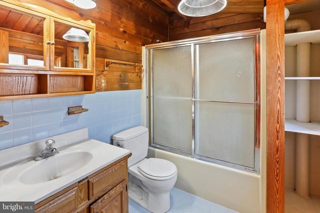 225 PINE GROVE RD, Bluemont, VA 20135