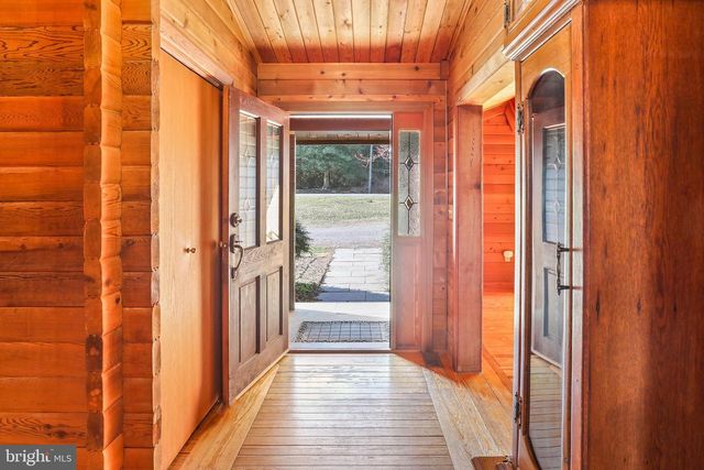 225 PINE GROVE RD, Bluemont, VA 20135