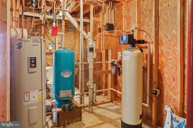 225 PINE GROVE RD, Bluemont, VA 20135