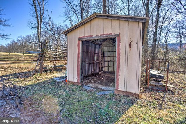 225 PINE GROVE RD, Bluemont, VA 20135