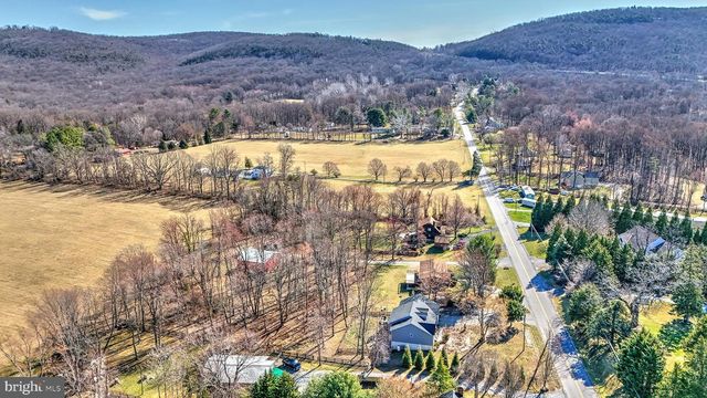 225 PINE GROVE RD, Bluemont, VA 20135
