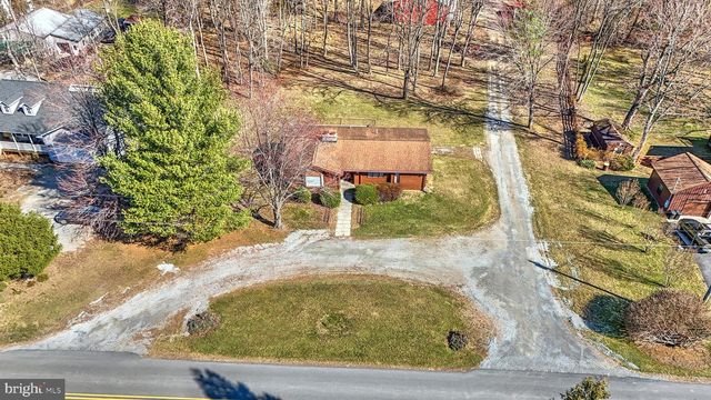 225 PINE GROVE RD, Bluemont, VA 20135