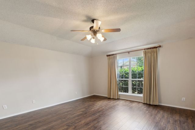 9916 Nixon Drive, Mckinney, TX 75072