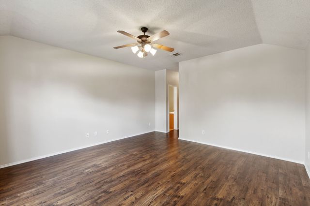 9916 Nixon Drive, Mckinney, TX 75072