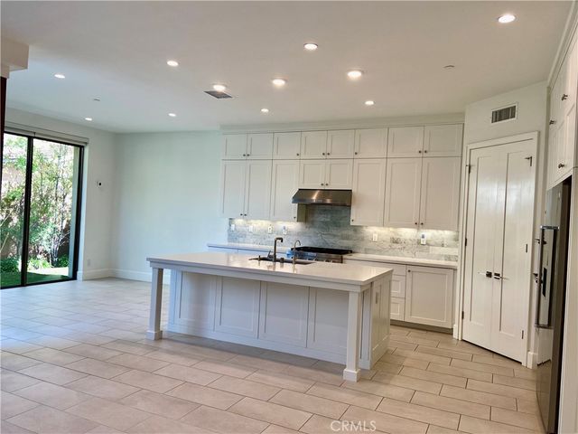 203 Fiore, Irvine, CA 92602