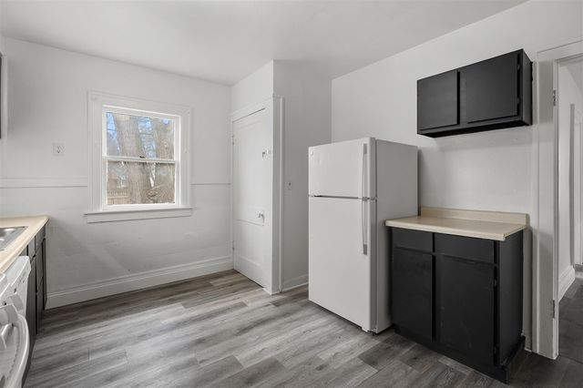 1314 Clinton Avenue, Kalamazoo, MI 49001