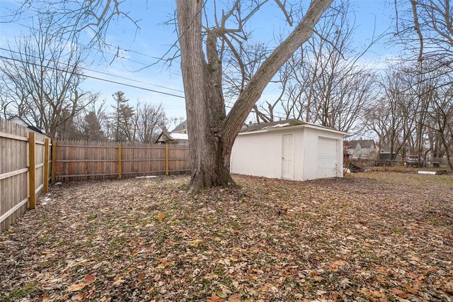 1314 Clinton Avenue, Kalamazoo, MI 49001