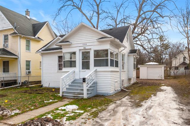 1314 Clinton Avenue, Kalamazoo, MI 49001