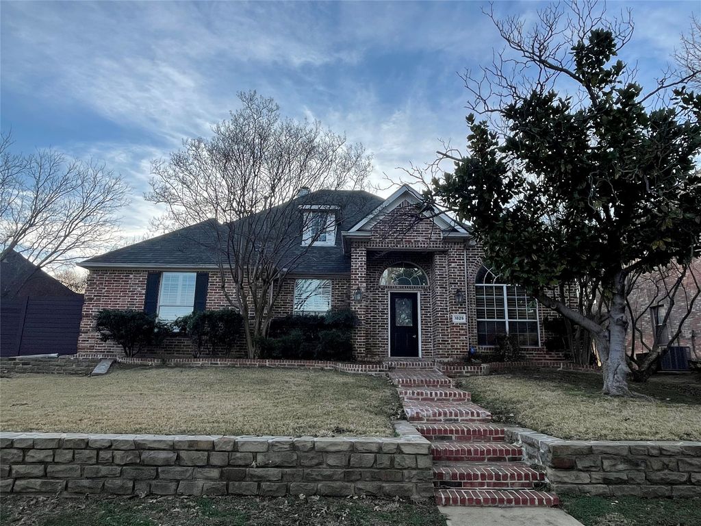 1829 Trail Ridge Lane, Flower Mound, TX 75028