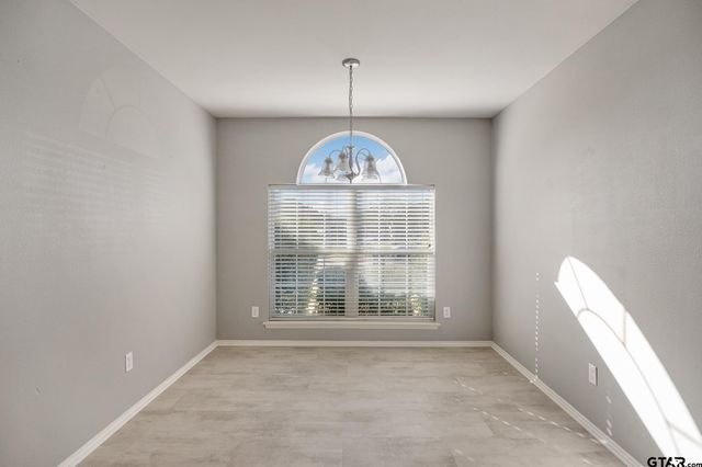 7000 Ranch Hill Drive, Flint, TX 75762