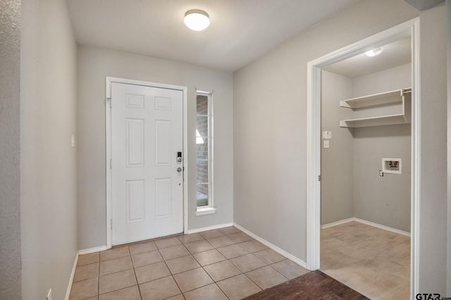 7000 Ranch Hill Drive, Flint, TX 75762