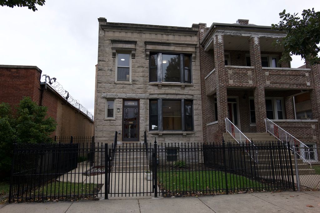 4528 W Washington Boulevard, Chicago, IL 60624 — exterior