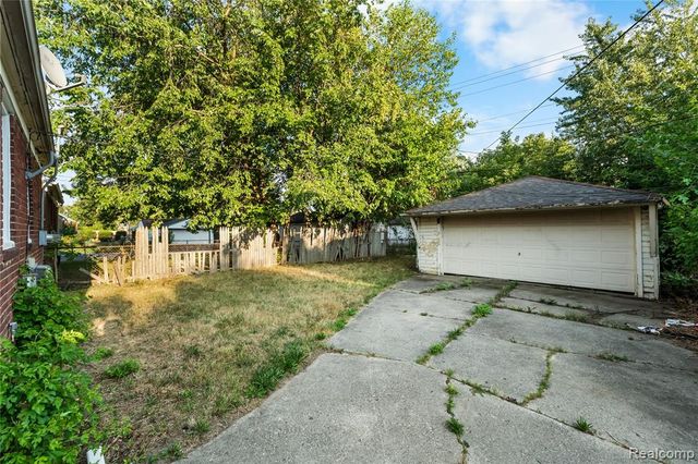 14072 Carlisle Street, Detroit, MI 48205
