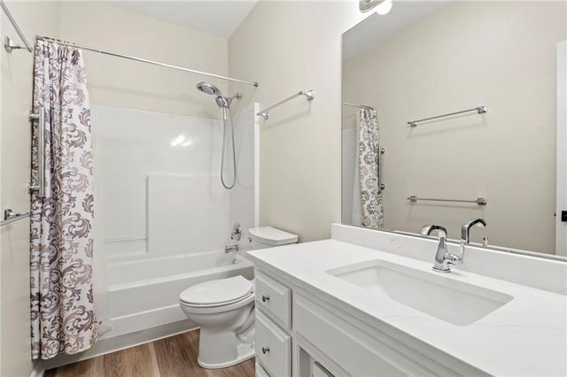 909 SE 13th Street, Lee's Summit, MO 64081