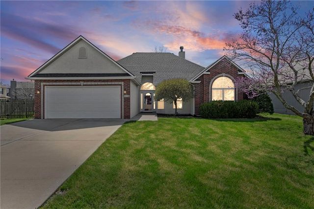 909 SE 13th Street, Lee's Summit, MO 64081