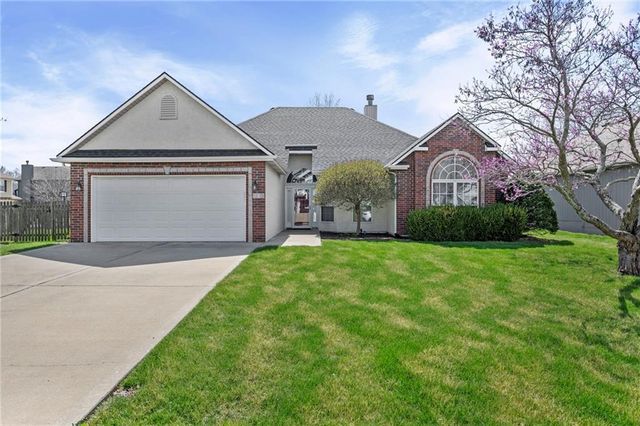 909 SE 13th Street, Lee's Summit, MO 64081