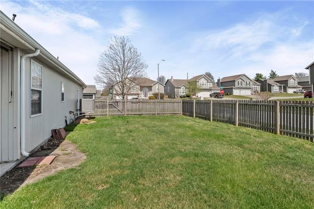 909 SE 13th Street, Lee's Summit, MO 64081