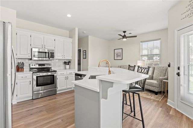 909 SE 13th Street, Lee's Summit, MO 64081