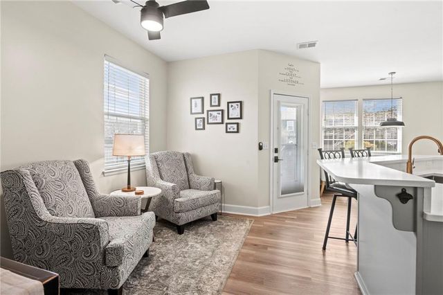 909 SE 13th Street, Lee's Summit, MO 64081