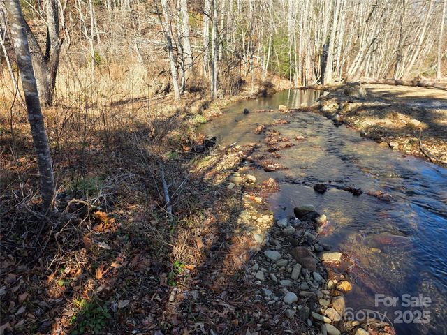 536 Hickory Springs Road, Burnsville, NC 28714