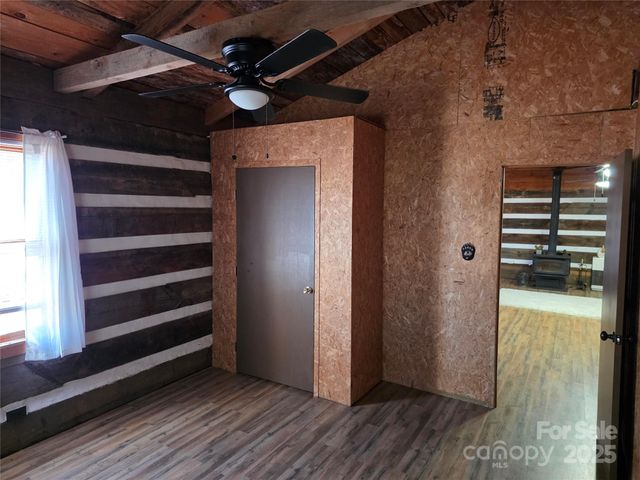 536 Hickory Springs Road, Burnsville, NC 28714