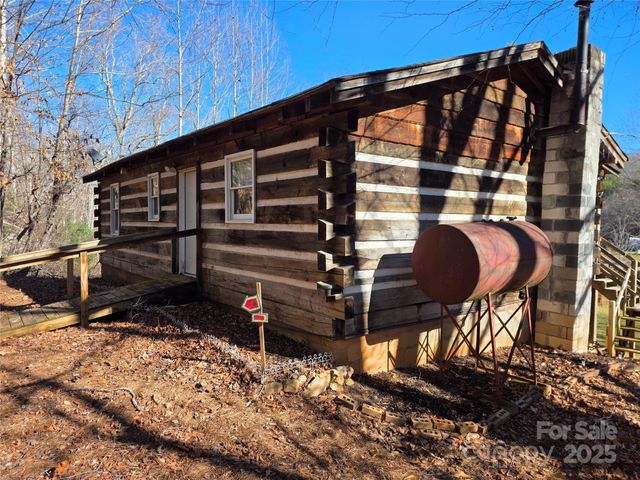 536 Hickory Springs Road, Burnsville, NC 28714