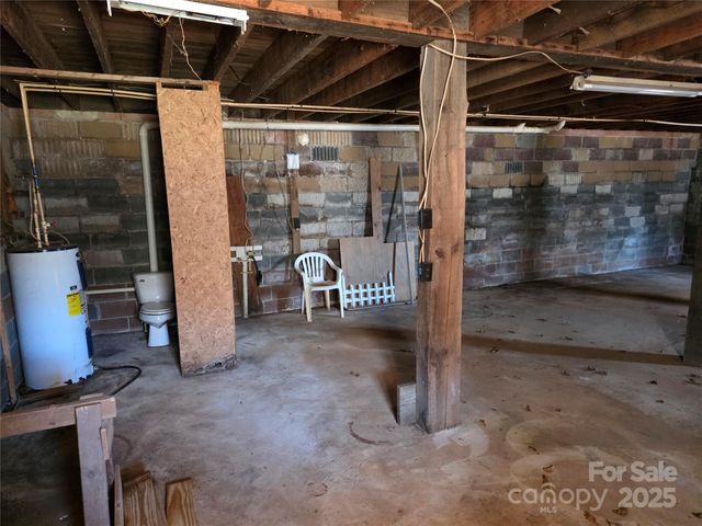 536 Hickory Springs Road, Burnsville, NC 28714