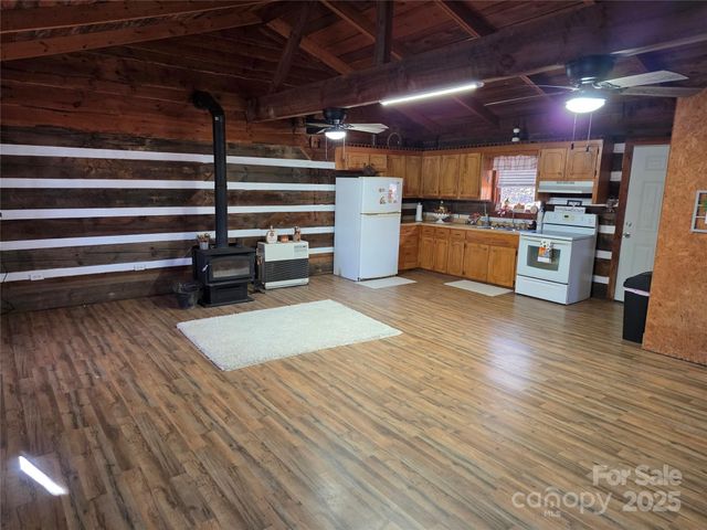 536 Hickory Springs Road, Burnsville, NC 28714