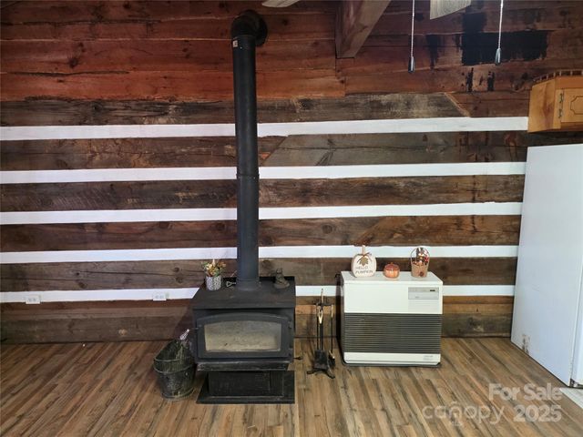 536 Hickory Springs Road, Burnsville, NC 28714