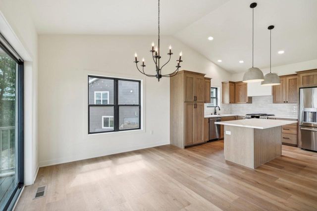 3017 Bronze Leaf Lane, Sun Prairie, WI 53590