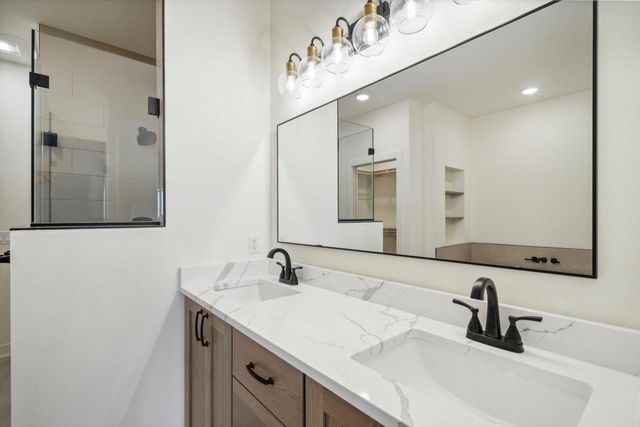 3017 Bronze Leaf Lane, Sun Prairie, WI 53590