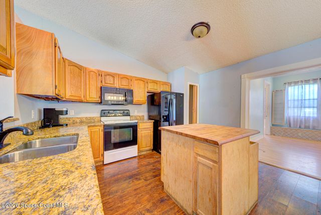 1090 Castile Road SE, Palm Bay, FL 32909
