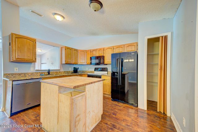 1090 Castile Road SE, Palm Bay, FL 32909