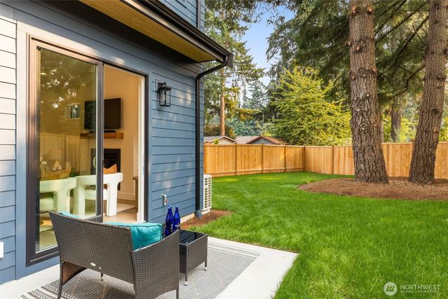 13637 103rd Avenue NE, Kirkland, WA 98034