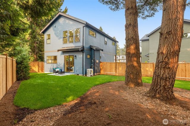 13637 103rd Avenue NE, Kirkland, WA 98034