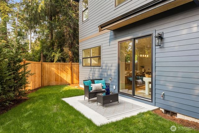 13637 103rd Avenue NE, Kirkland, WA 98034
