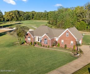 41 Armour Cove, Holly Springs, MS 38635