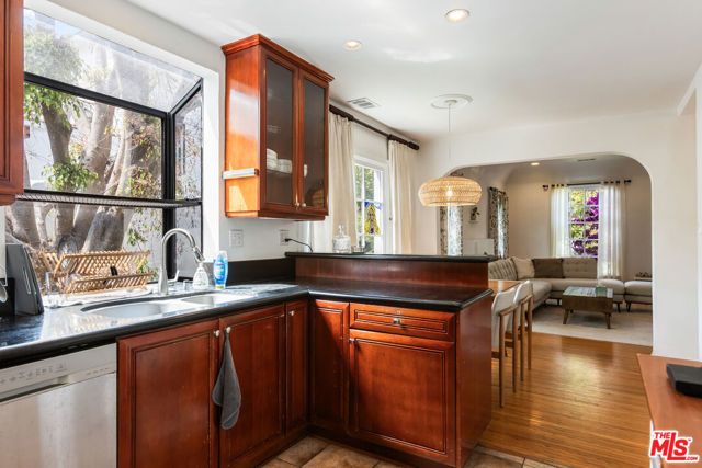 2310 Manning Avenue, Los Angeles, CA 90064