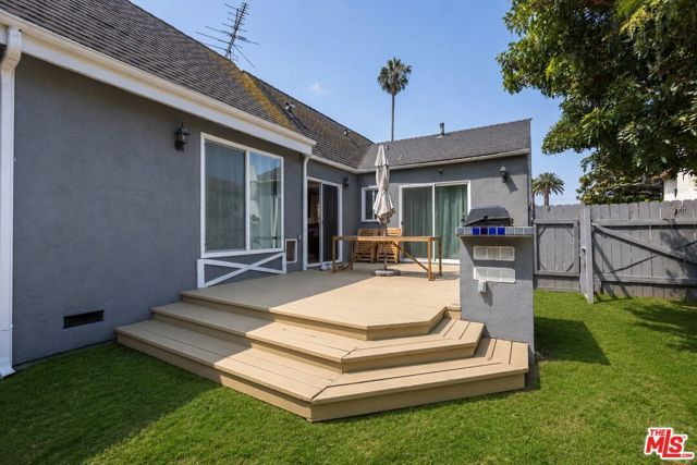 2310 Manning Avenue, Los Angeles, CA 90064