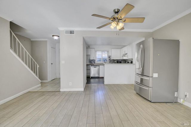 566 Santa Alicia Dr, Rohnert Park, CA 94928