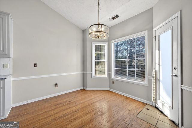 1932 Commons View Circle, Snellville, GA 30078