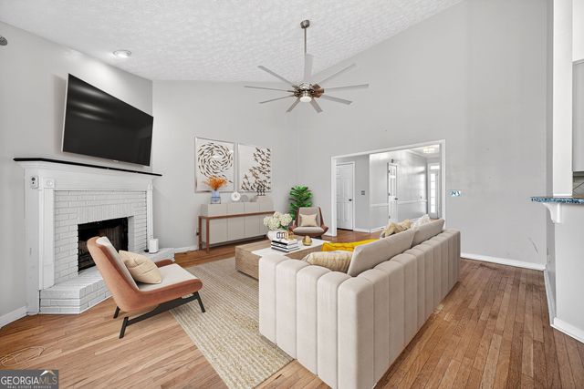 1932 Commons View Circle, Snellville, GA 30078