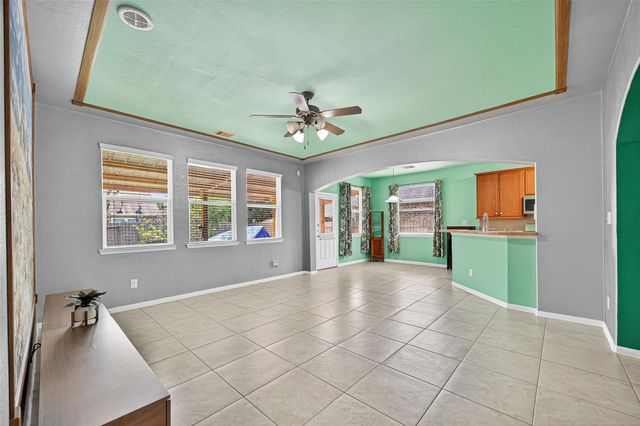 8314 Egret Bay Circle, Baytown, TX 77523