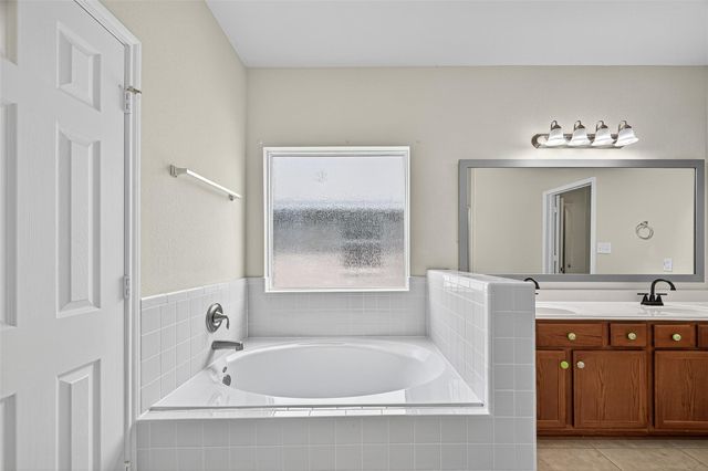 8314 Egret Bay Circle, Baytown, TX 77523